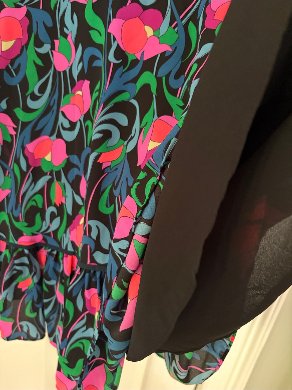 Kate Spade black floral wrap design dress with pink and blue blossoms sz 12 - Picture 4 of 4